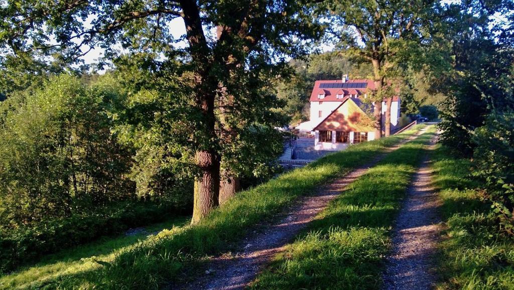 Mlyn Stare Mitrovice Guest house Sedlec-Prcice